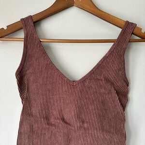 Ribbed V‑Neck Bodysuit in Dusty Rose